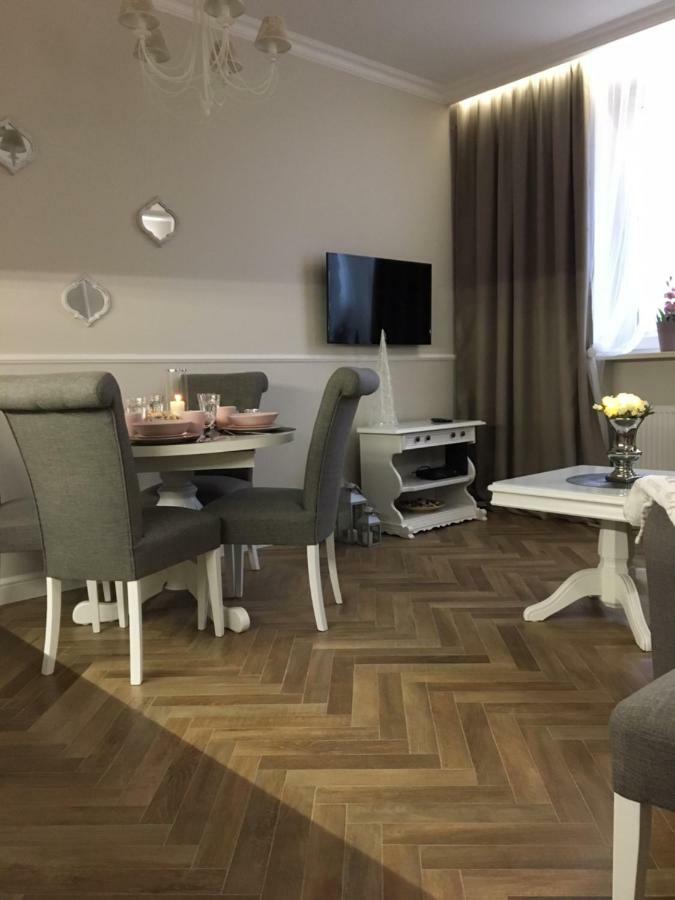 Family & Business Sauna Apartments Sienkiewicza No1 Centrum Plac Lliteratow- Piekny Apartament - 1 Bedroom With Private Sauna, Bath With Hydromassage, Parking Kielce Eksteriør bilde